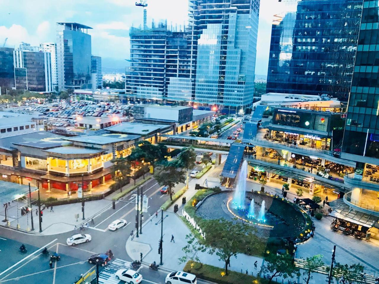 One Uptown Residence Bgc Pateros Екстериор снимка