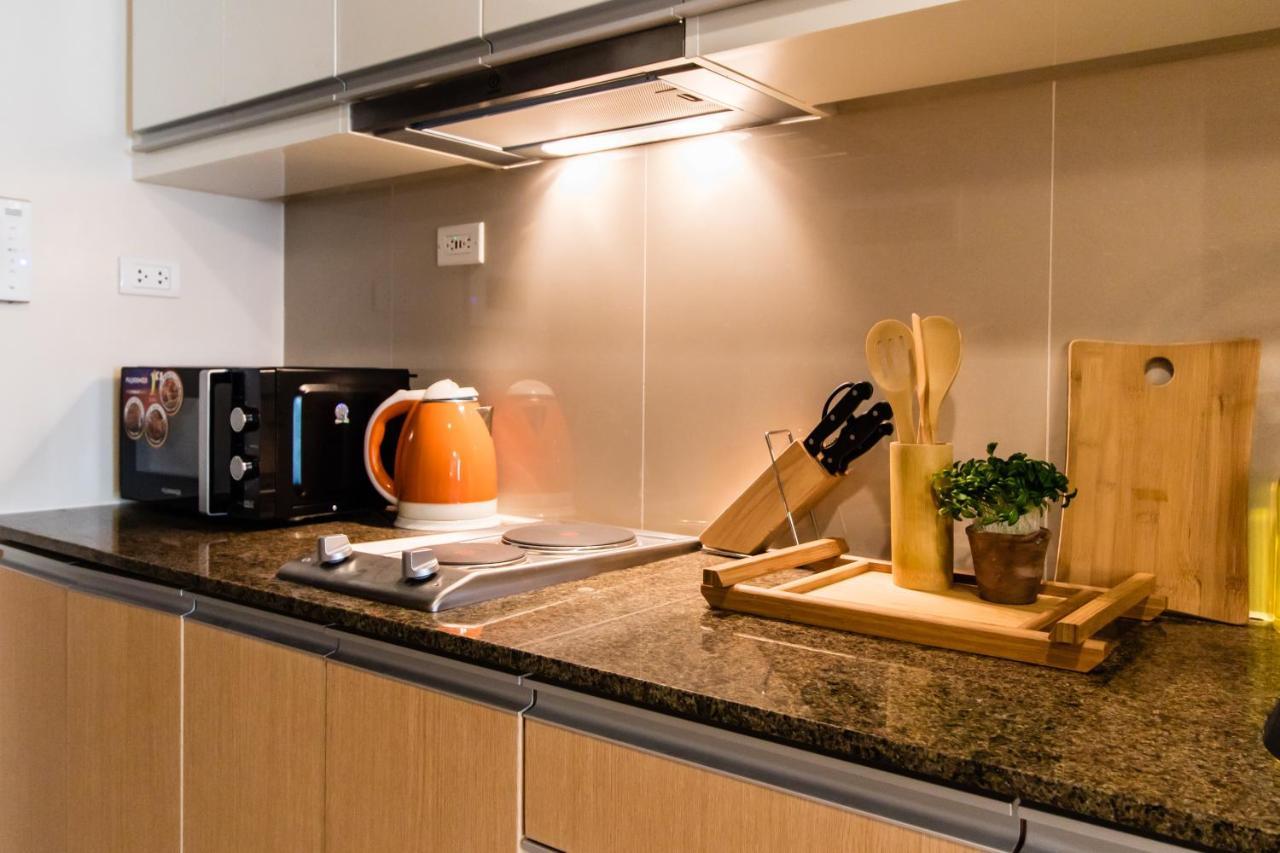 One Uptown Residence Bgc Pateros Екстериор снимка