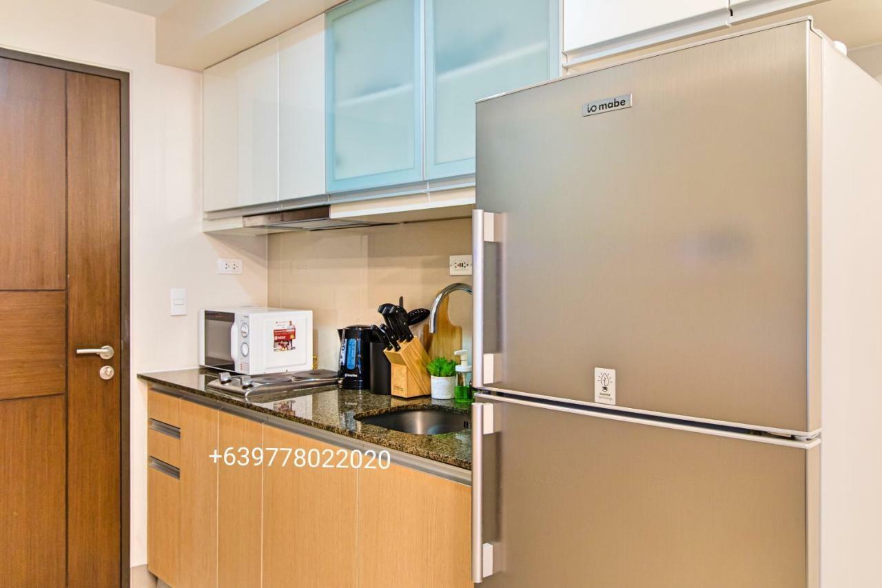 One Uptown Residence Bgc Pateros Екстериор снимка